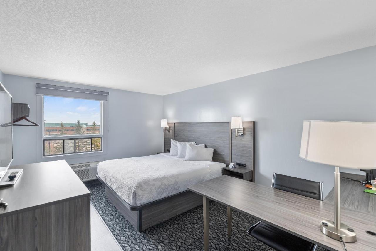 Emerald Hotel & Suites Calgary Airport Eksteriør billede