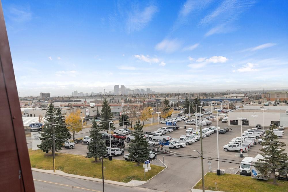 Emerald Hotel & Suites Calgary Airport Eksteriør billede