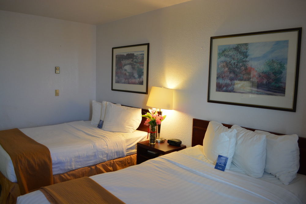 Emerald Hotel & Suites Calgary Airport Eksteriør billede